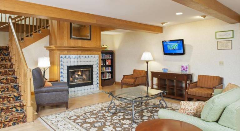 Country Inn & Suites by Radisson, Holland, MI — photo 2