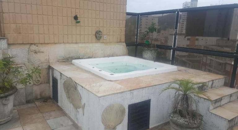 Rental apartment with pool in Guarujá