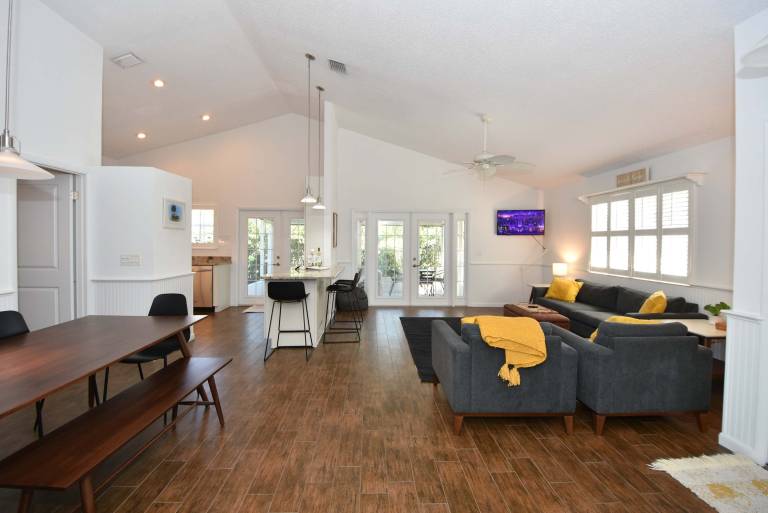 Sea Colony Cottage - Beachside cottage in beachfront community w pool — photo 4