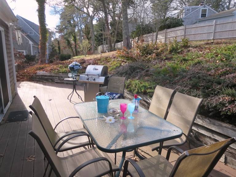 House with barbecue & patio — photo 2