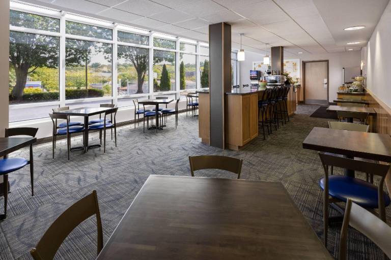 Days Inn by Wyndham Penn State — photo 2