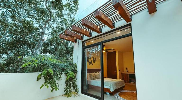 Apartment with patio & pool — photo 4