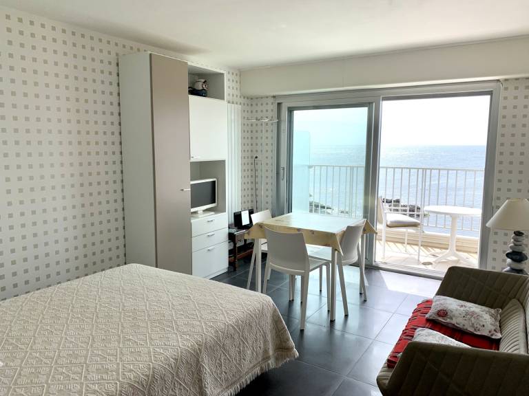 Studio | Next to the beach | Pets allowed — photo 3