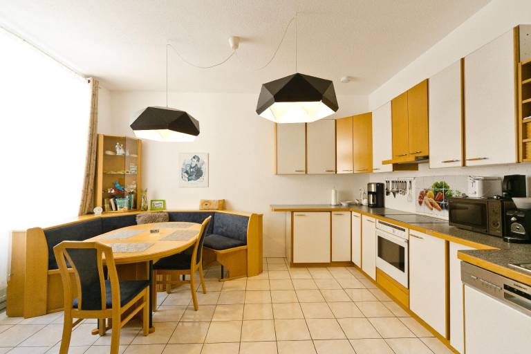 Große Ferienwohnung in Fünfhaus mit Garten