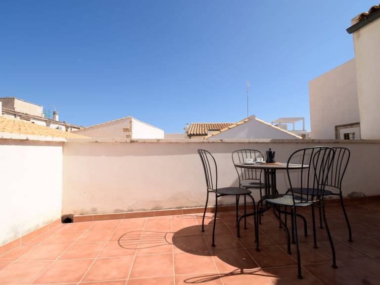 Apartment with terrace — photo 3