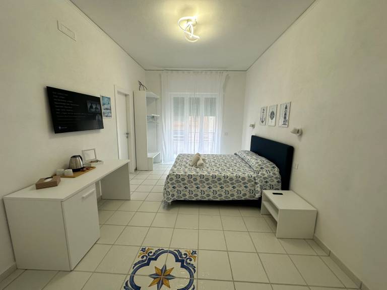 Lovely private room with fast internet | City view | Next to the beach | Pets are welcome — photo 2