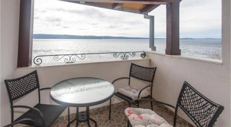 Rental apartment with 2 rooms for 5 persons — photo 3