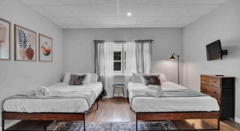 BRAND NEW Modern 2BR - Heart of Center City — photo 2