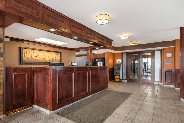 Best Western Strathmore Inn — photo 5