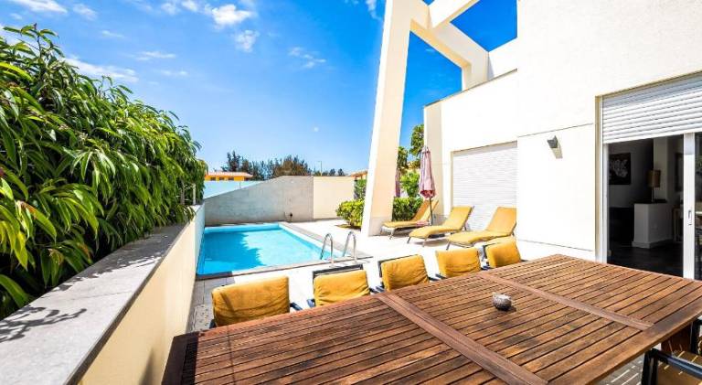 Villa with pool — photo 3