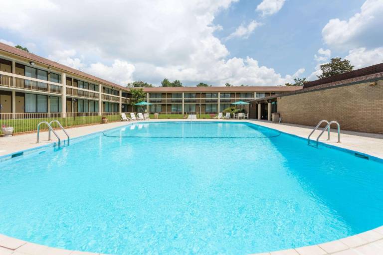 Clarion Inn Southern Pines - Pinehurst — photo 2