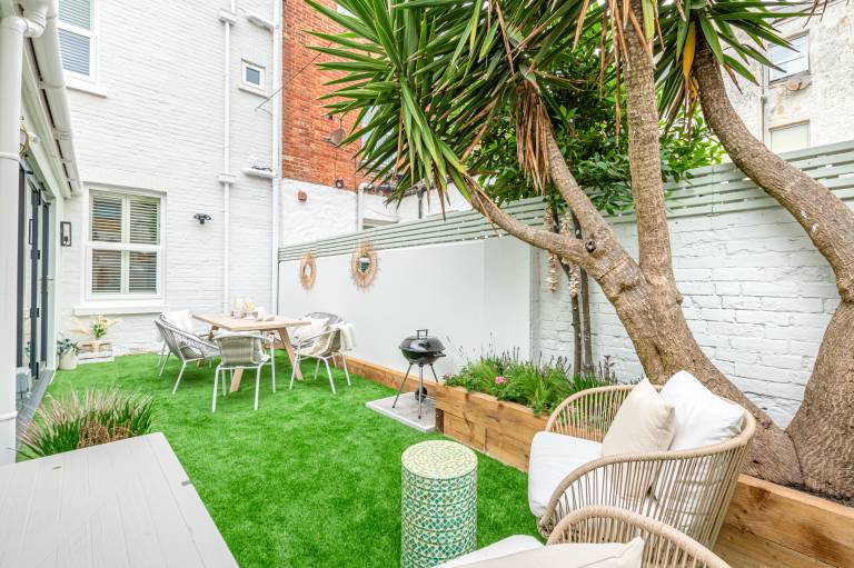 The Shell House (Sleeps 12 & 4 mins to the Beach) — photo 5