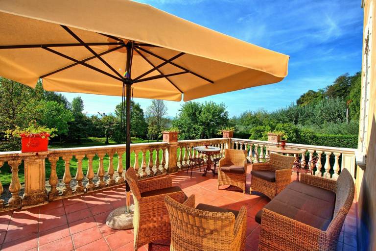 Villa with yard, private pool & grill — photo 4