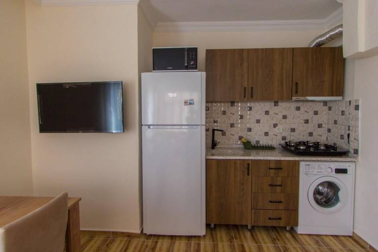 Rental apartment with yard & pool — photo 4