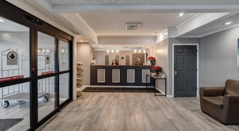 Hotel O Suites & Conference Centre Urbana-Champaign University — photo 4