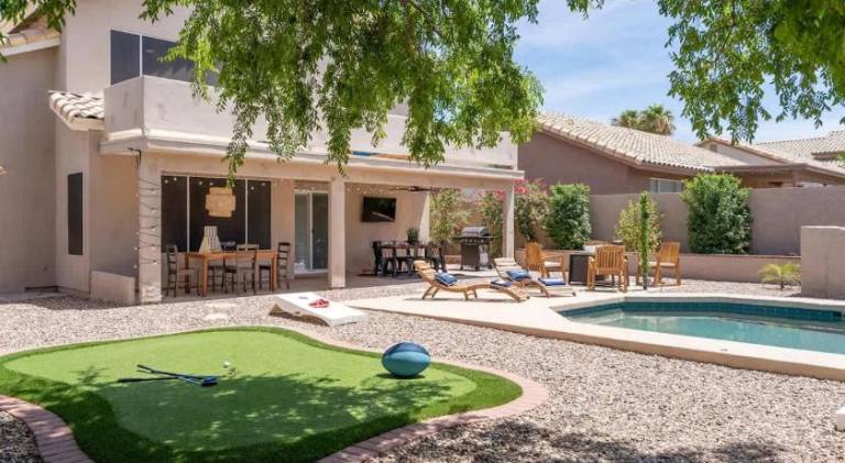 House with pool in Mesa, AZ