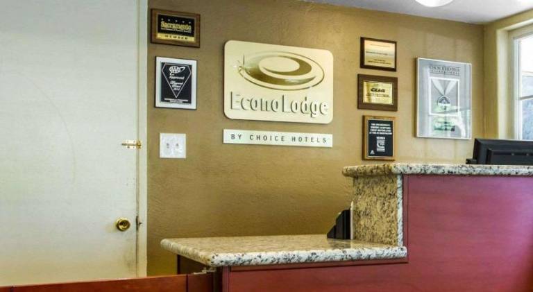 Econo Lodge Sacramento Convention Center — photo 4