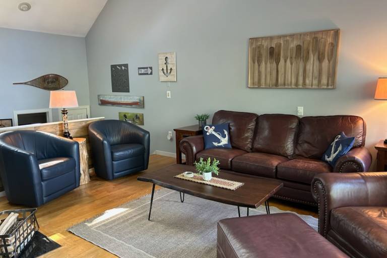 Condo Gilford