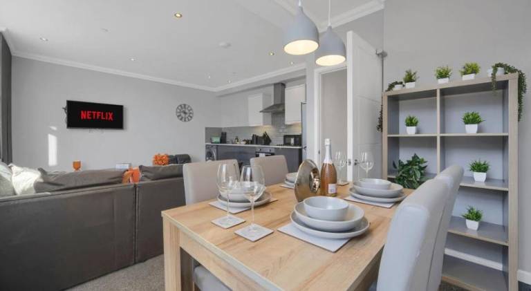 Spacious - Cardiff Central - Fast Wifi - Netflix — photo 3