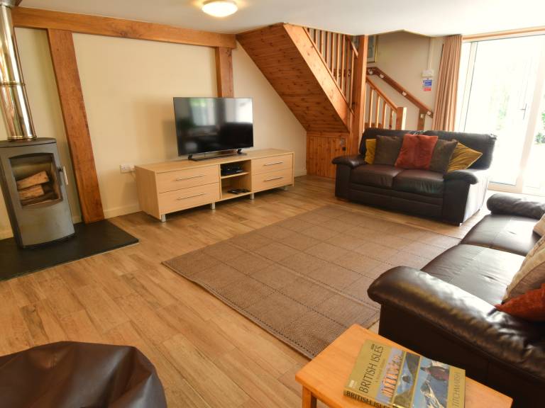 Cottage with garden — photo 3