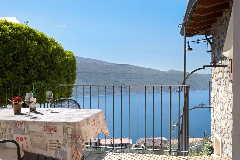 Holiday Apartment 'Rustico Spagnol 3' with Lake View, Pool & Wi-Fi — photo 2