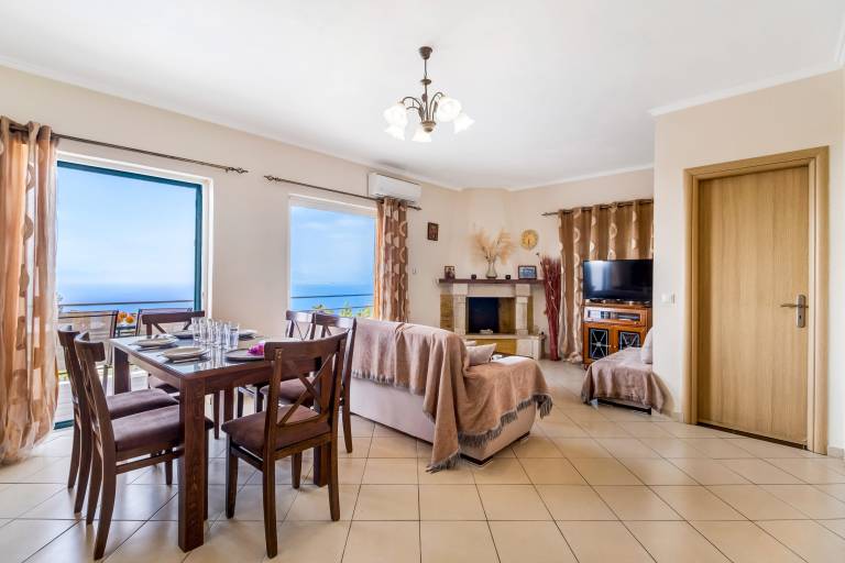 Two-Bedroom Apartment 1 with Sea View, Shared Pool & Wi-Fi — photo 5