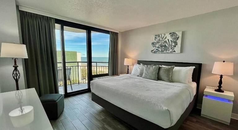 Lovely rental apartment with jacuzzi & pool | Beach nearby | Pets are welcome in Myrtle Beach, SC