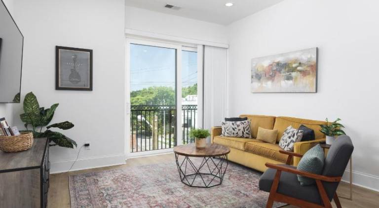 Tranquil Haven Close to Broadway with Free Parking — photo 2