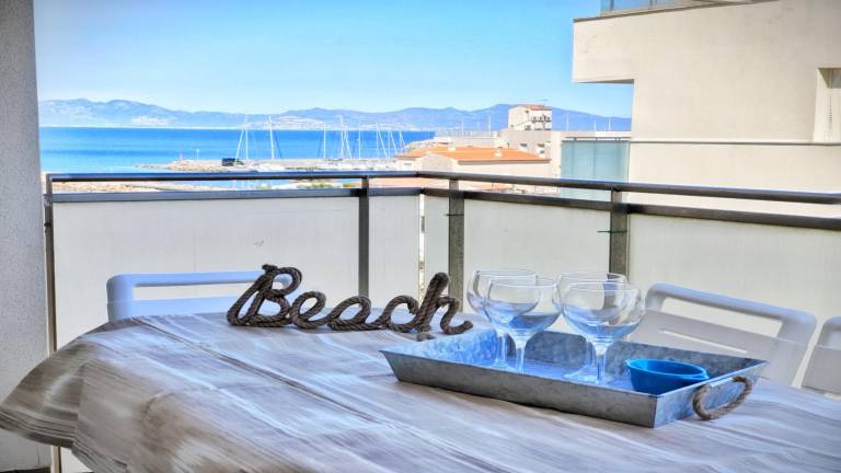 Rental apartment with terrace | Sea view in Roses
