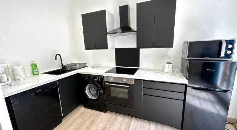 Apartment | Next to Popes' Palace — photo 4