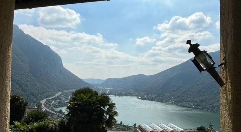 Holiday apartment with patio & hot tub — photo 4