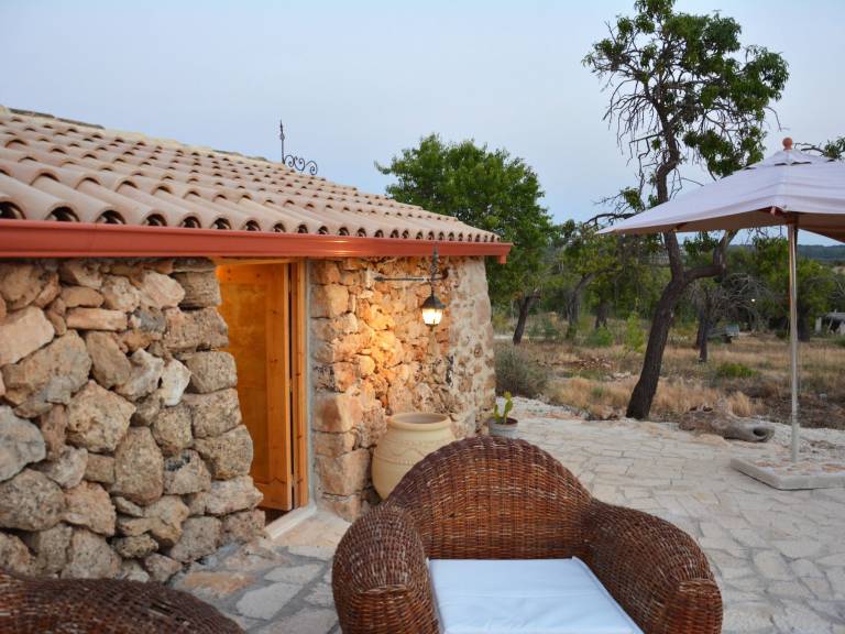 Vacation home with patio & garden — photo 2
