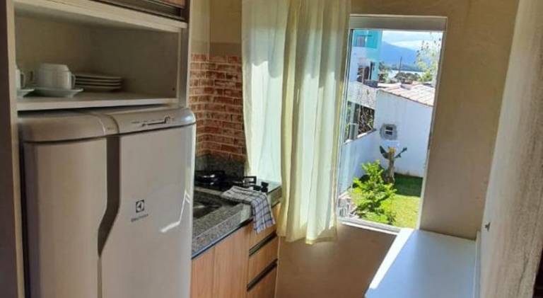 Holiday apartment with patio, pool & yard — photo 4