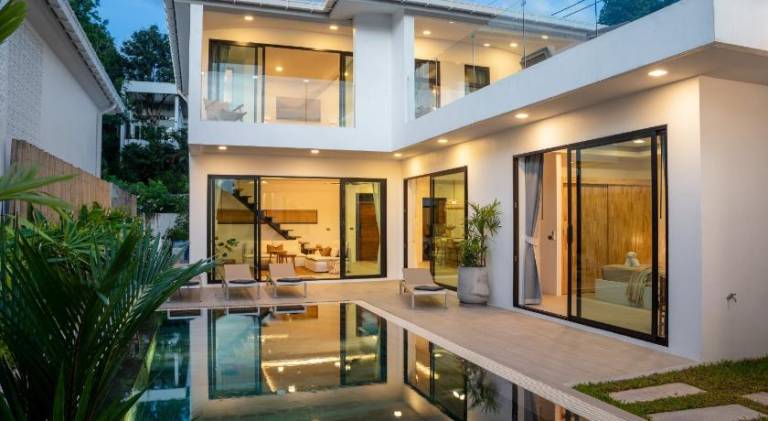 Villa with garden, patio & private pool — photo 2