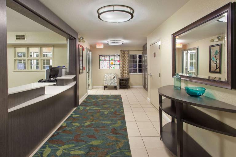 Sonesta Simply Suites Detroit Warren — photo 3