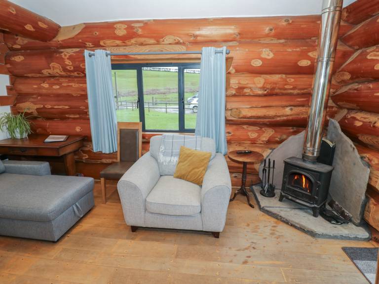 Child-friendly cottage with jacuzzi & yard | Dogs allowed — photo 5