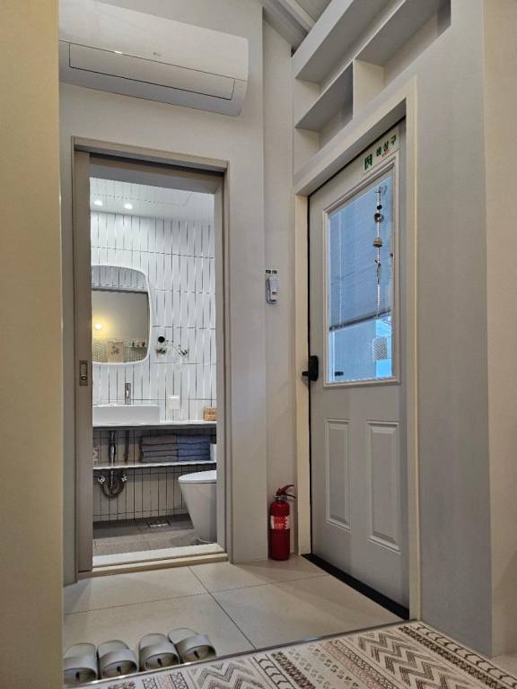Vacation home with garden | Close to Dongdaemun Design Plaza | Good for workation | Pet-friendly — photo 3