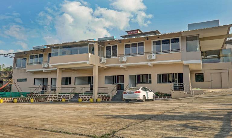 Hotel Lake Paradise in Mahabaleshwar