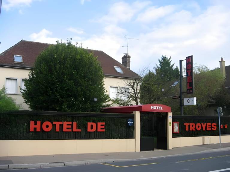 Contact Hotel Hotel De Troyes in Troyes