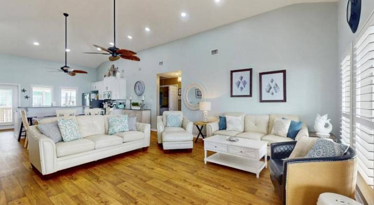 Beach Front house with breathtaking views free WiFi full kitchen — photo 3