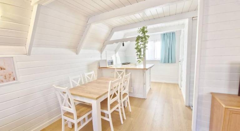 Lodge with jacuzzi, terrace & sauna — photo 4