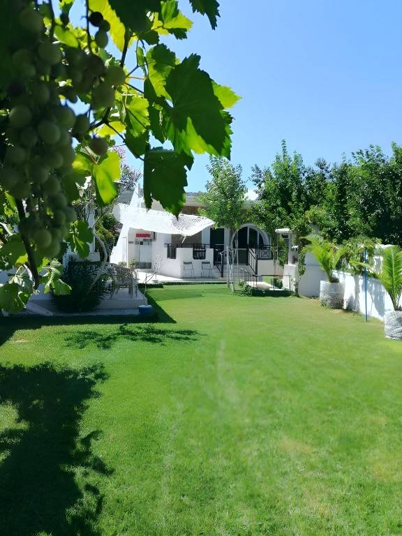 Villa with yard & barbeque in Platanias
