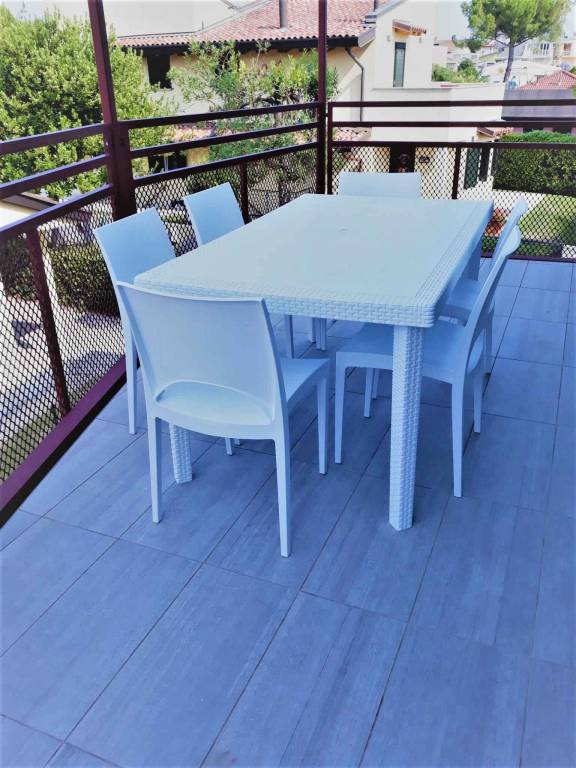 Apartment with garden, patio & hot tub | Pets allowed — photo 4