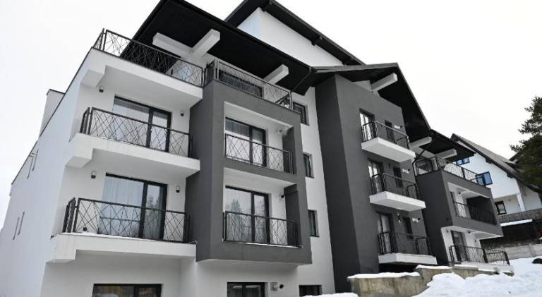 Serviced apartment with garden & terrace | Suitable for remote work in Predeal