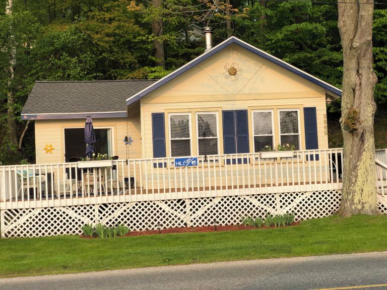 Cottage  Hamlin Lake