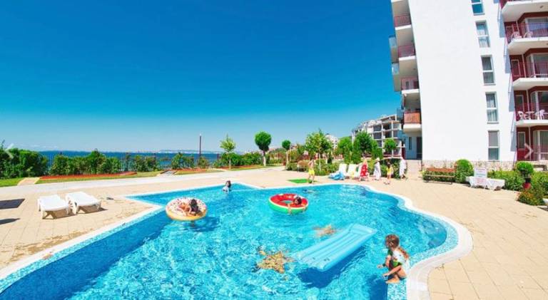 Holiday apartment with pool — photo 3
