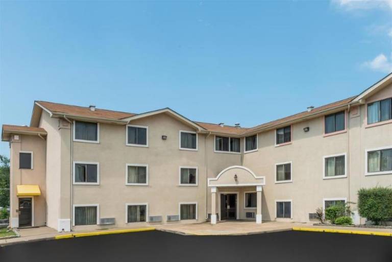 Quality Inn & Suites — photo 3