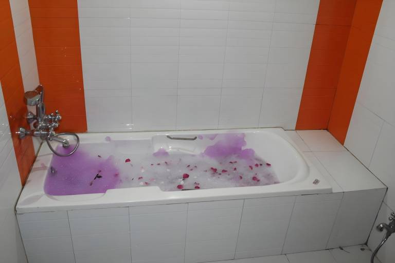 Villa with hot tub — photo 4