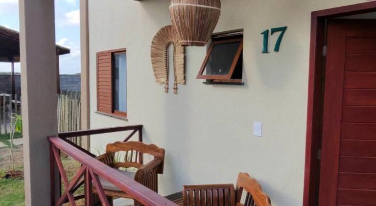 Lovely vacation home with pool, patio & BBQ | Pet-friendly — photo 4