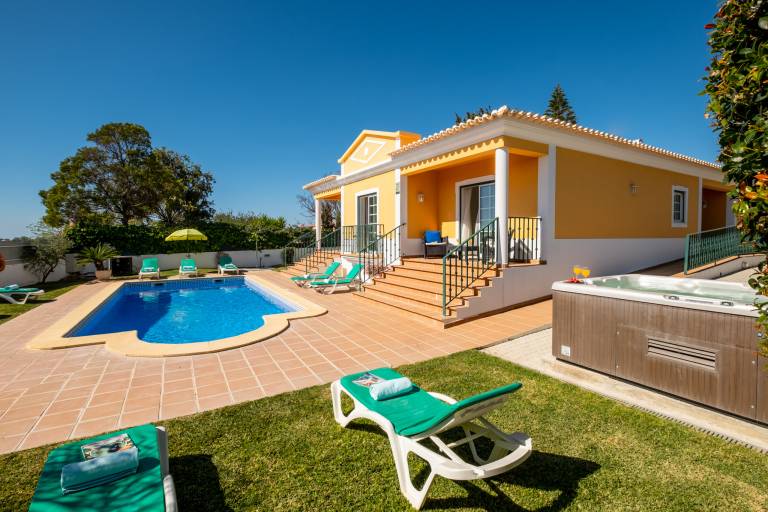 Villa with garden, barbeque & private pool — photo 5